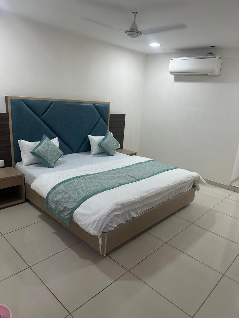 Hotel Nest View Ahmedabad Extérieur photo