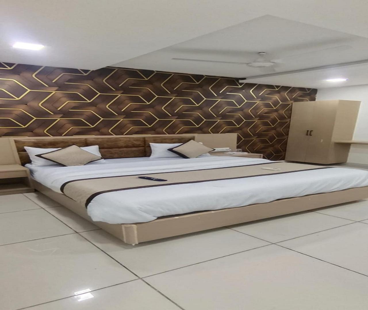 Hotel Nest View Ahmedabad Extérieur photo