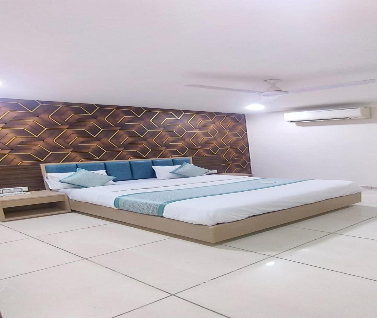 Hotel Nest View Ahmedabad Extérieur photo